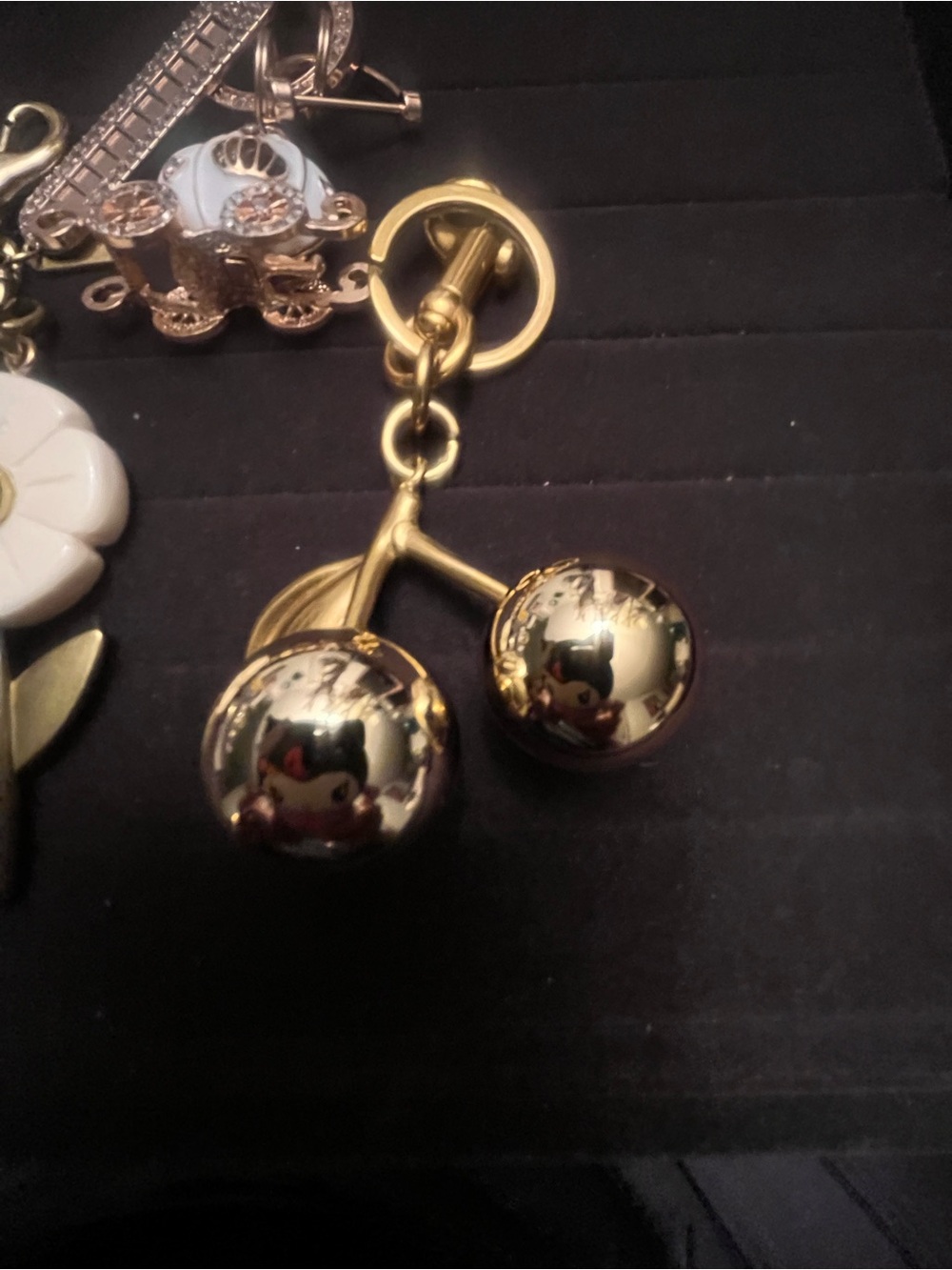 Gold Cherry & Cream Flower Keychain and Carriage keychain - Picture 6 of 6